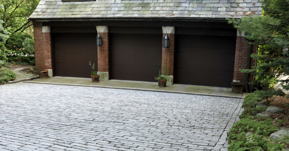 Cobblestone Driveway Aprons in Edgartown: Timeless Curb Appeal for Your Martha’s Vineyard Home