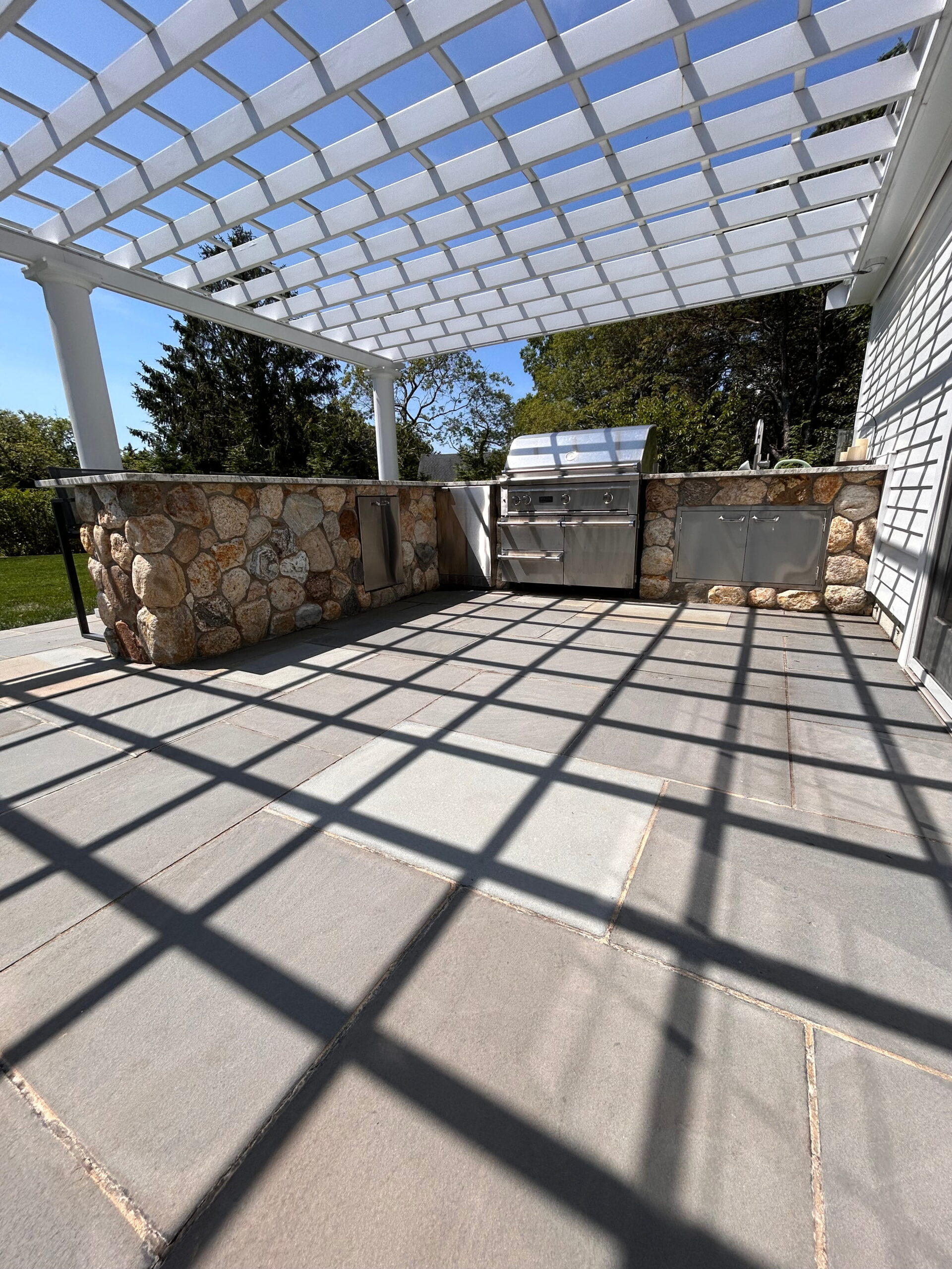 Luxury BBQ veneer installation at an estate property on Martha’s Vineyard